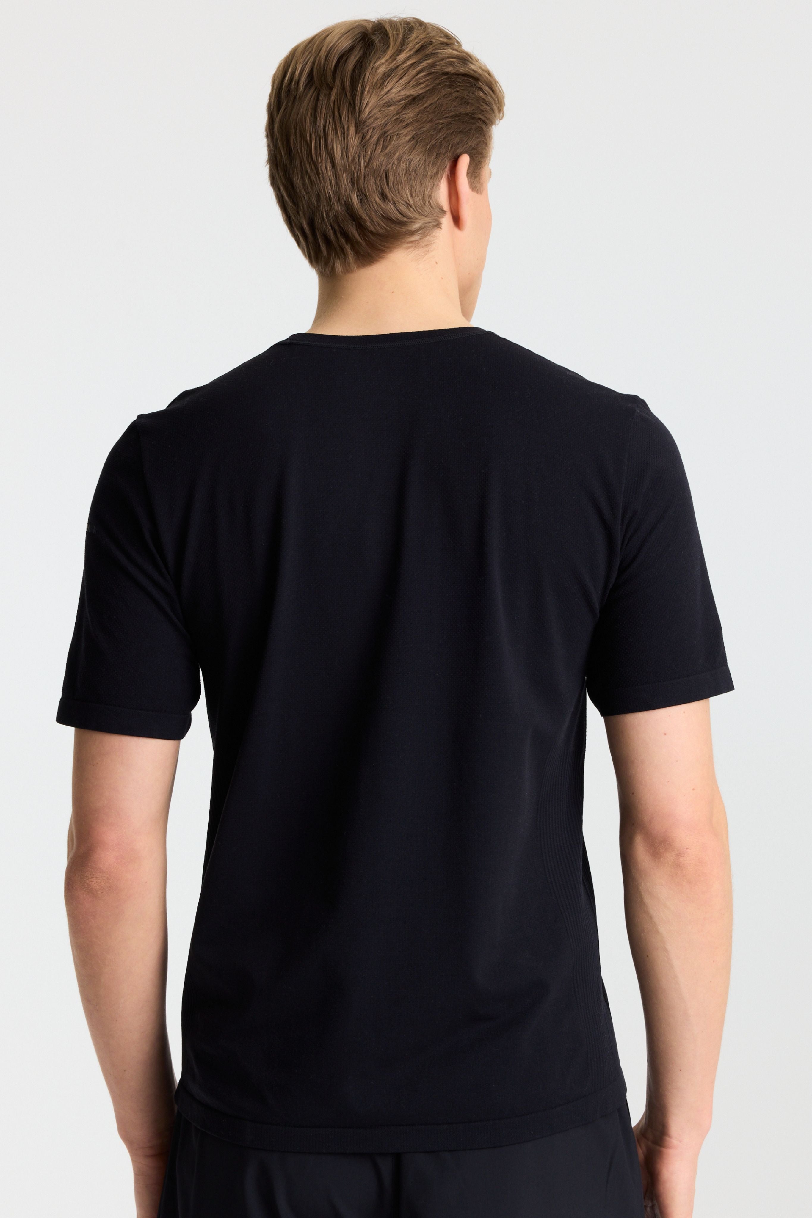 M. Seamlite® Tee - Black